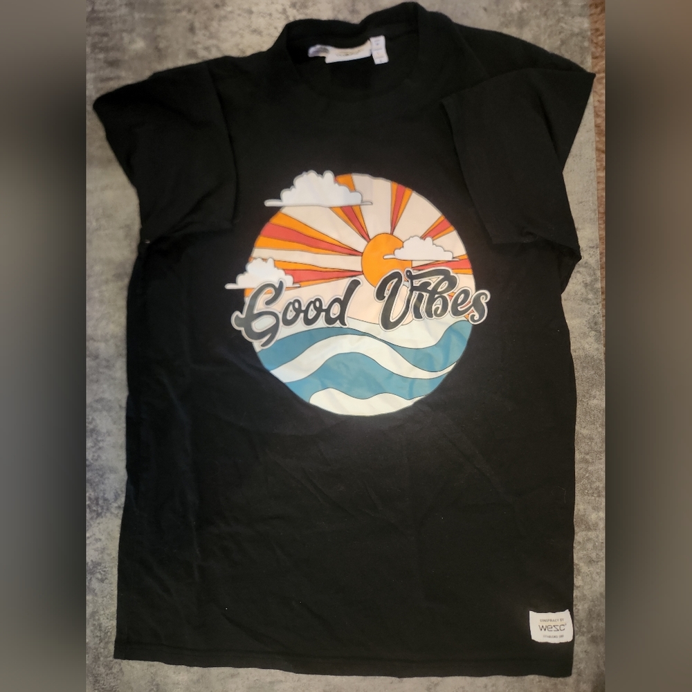 Wesc Men’s Good Vibes Tee Shirt in XL